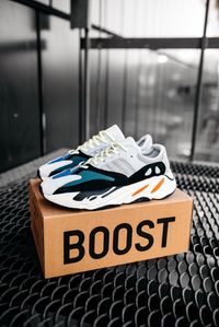 Мужские кроссовки Adidas Yeezy Boost 700 V1 Wave Runner Solid