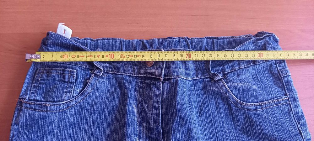 Spodnie dzinsowe 140 rozmiar