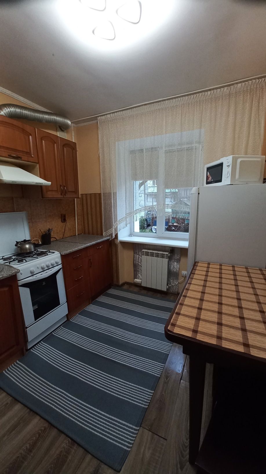 Подобова оренда Шептицький  в центрі