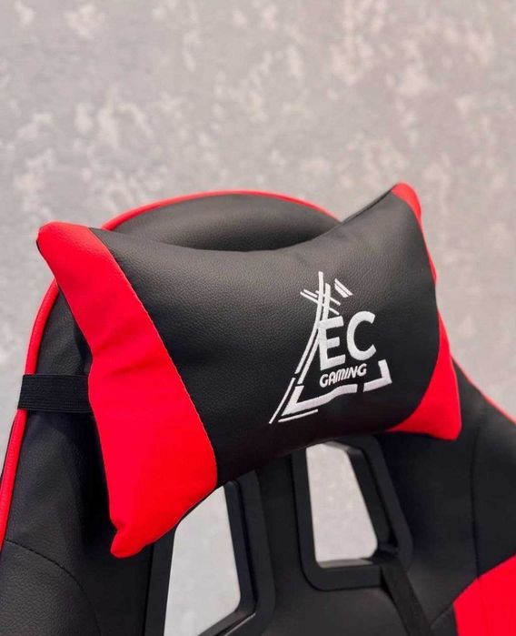 Геймерське крісло EC Gaming з підставкою для ніг