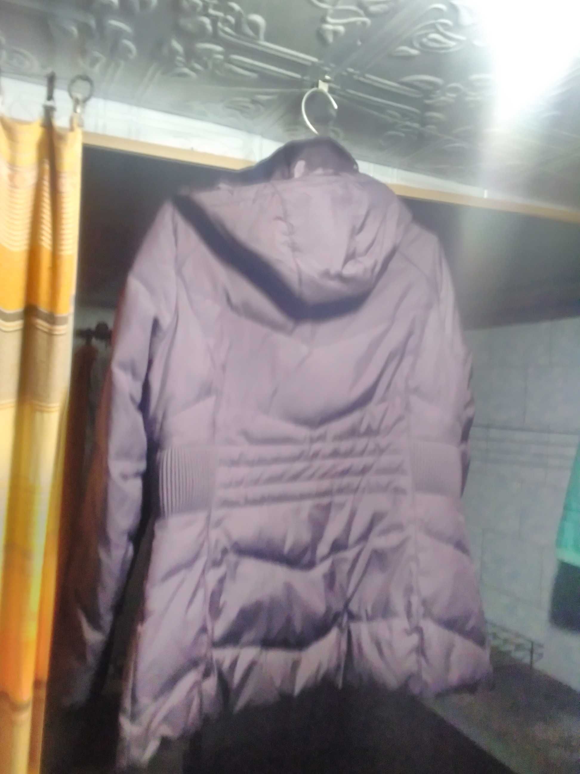 продается осенне-зимняя женская куртка