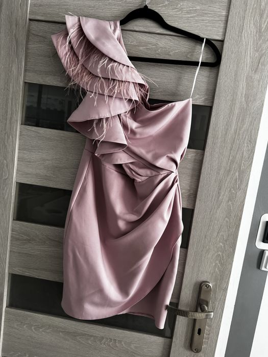 Sukienka mini na jedno ramie