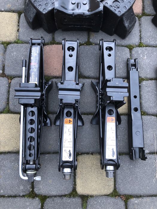 Домкрати гаки Форд Kuga,Escape,Edge,Volvo XC 60,XC90