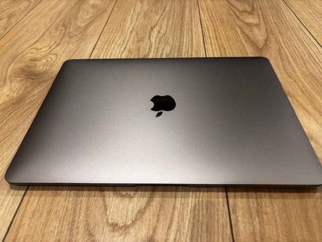 Laptop MacBook Air 2020 M1 8GB / 256 GB szary / 13,3”, bdb, wroc