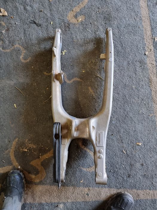 Escora e biela de suspensão