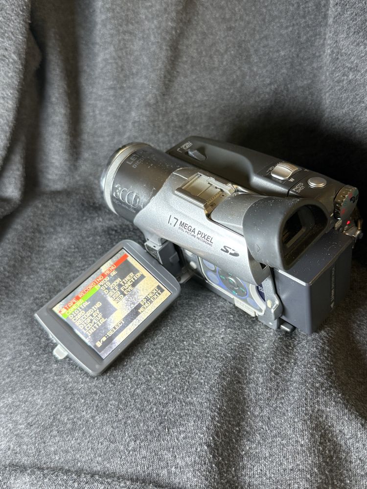 Panasonic NV-GS120 – kamera miniDV w bardzo dobrym stanie!