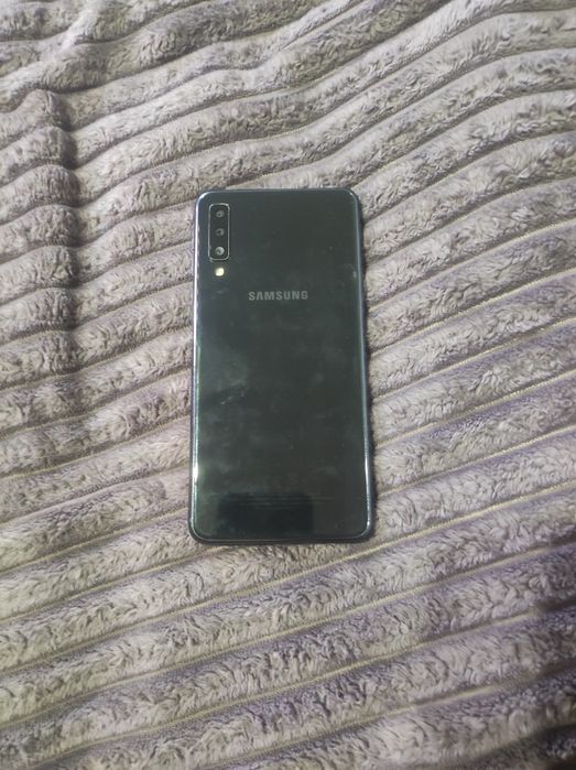 Продам телефон Samsung a7