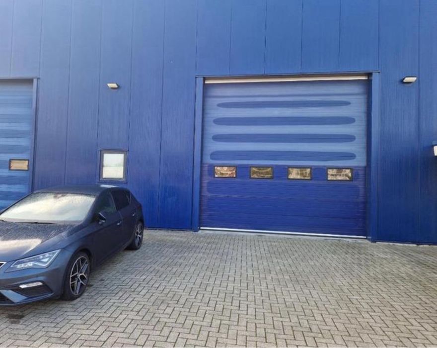 REZERWACJA Brama 4.66x4.50 segmentowa elektryczna panelowa 2 sztuki