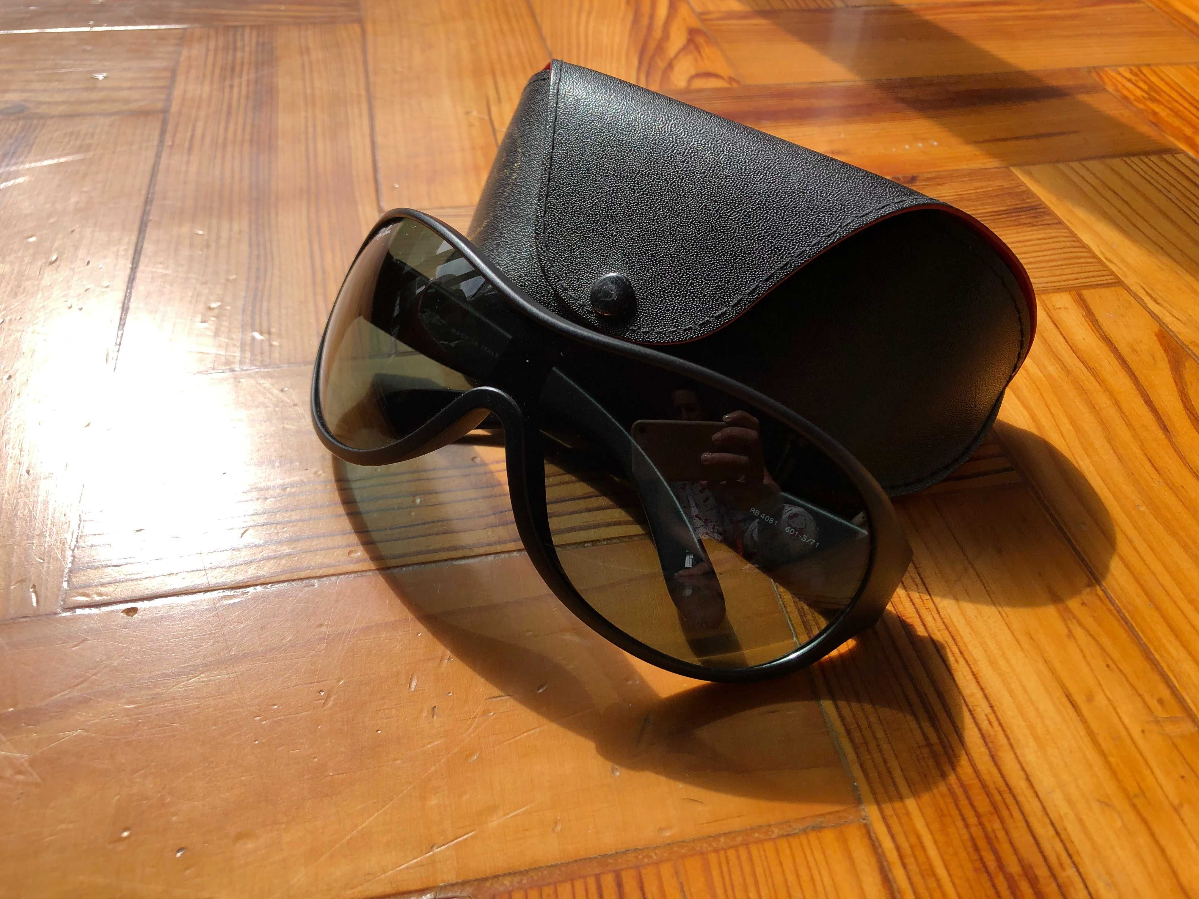 Óculos de sol Ray Ban, modelo RB4081