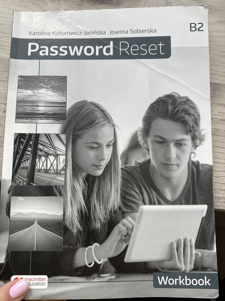 Password Reset B2 Student’s Book i Workbook