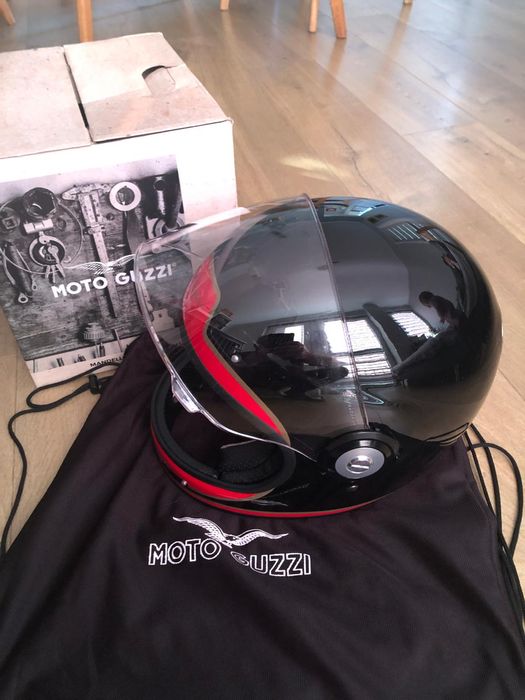 Kask na motocykl, skuter, quad włoskiej firmy Moto Guzzi