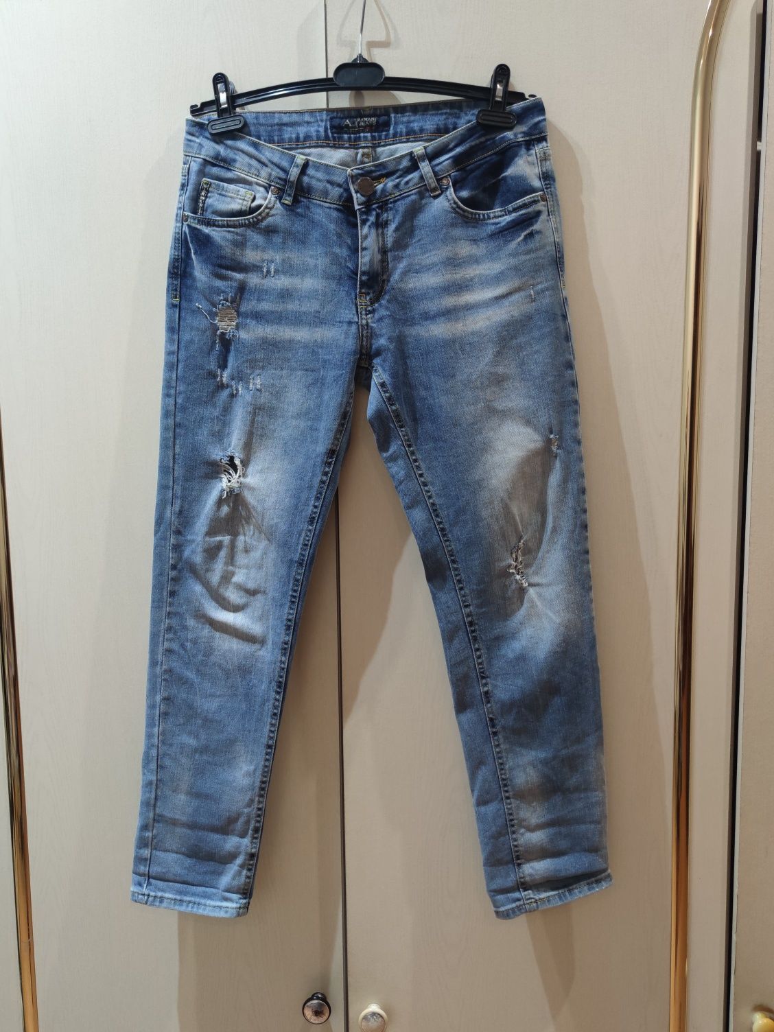 Spodnie damskie firmy Armani Jeans