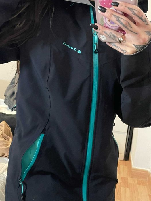 Casaco QUECHUA anti vento e chuva novo