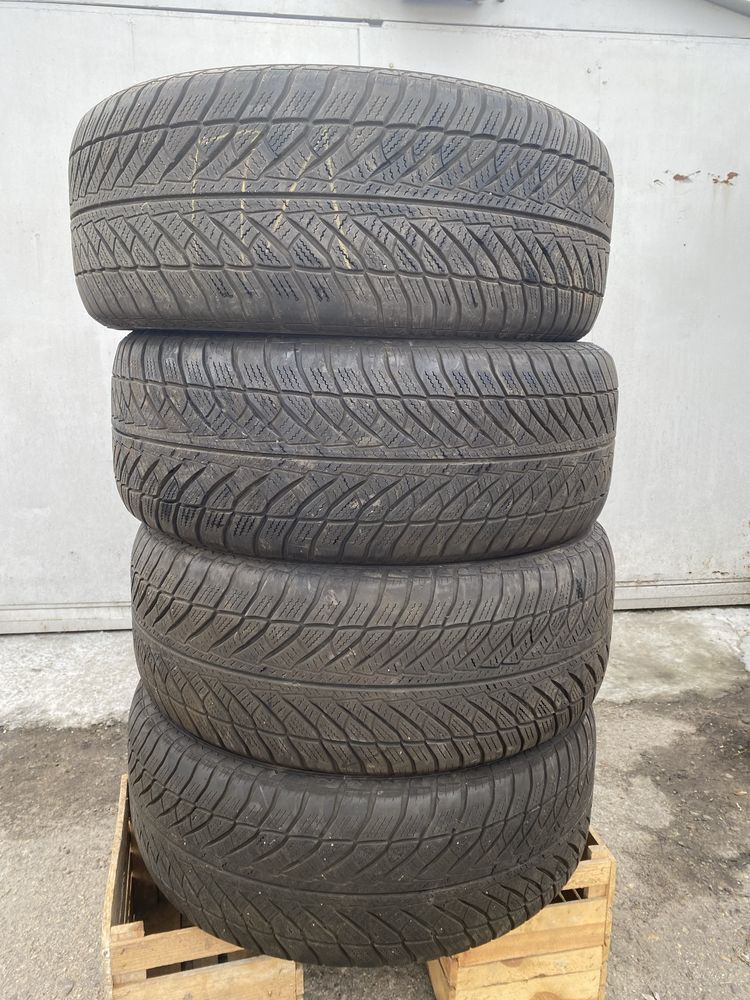 Goodyear UltraGrip Wrangler 255/55 R18