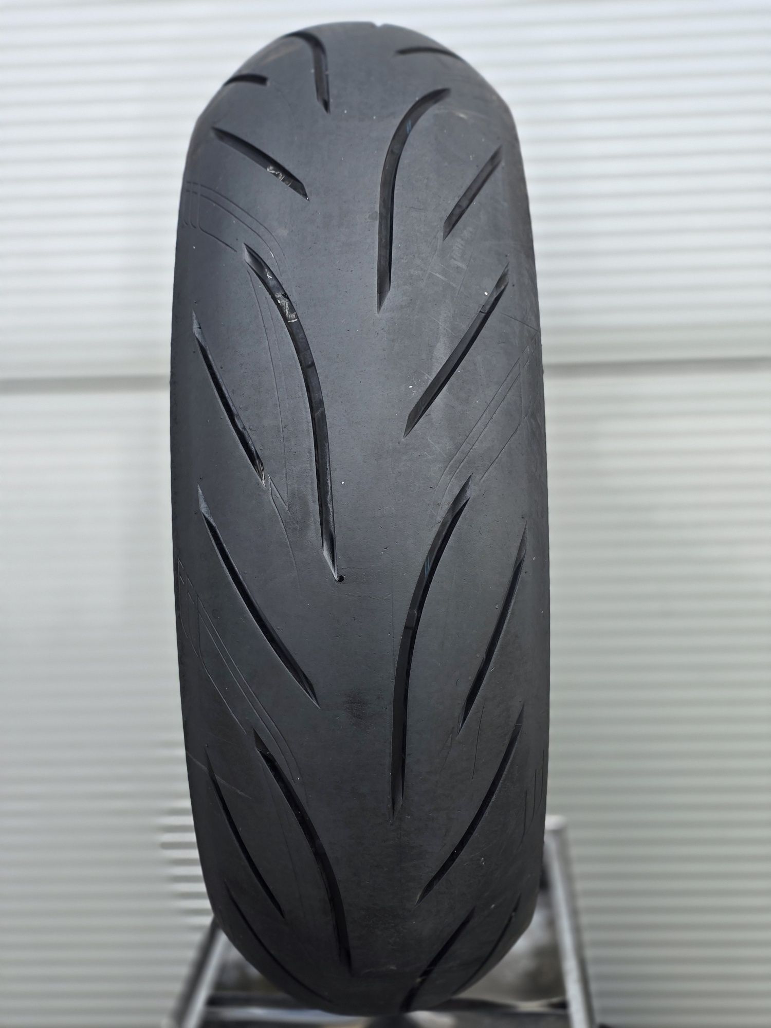 Opona Bridgestone Battlax s21r 180/55/17 ponad 5mm