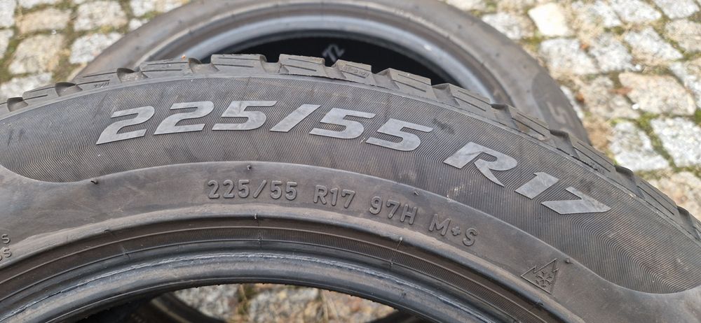 2 Opony zimowe 225/55/17 Pirelli Sottozero 3 2022 rok zima