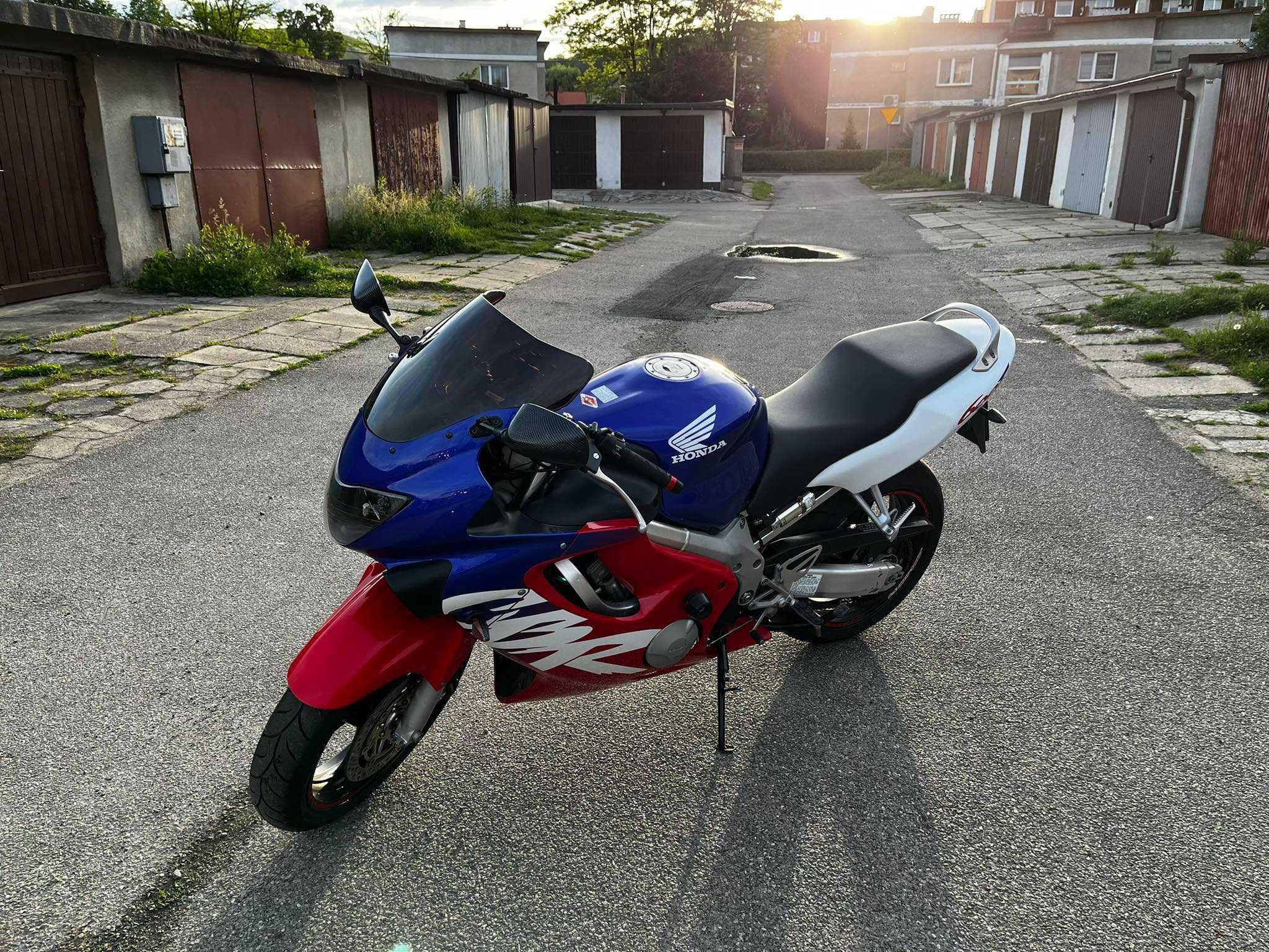 Honda CBR 600 F4 2000r immobilizer zadbana