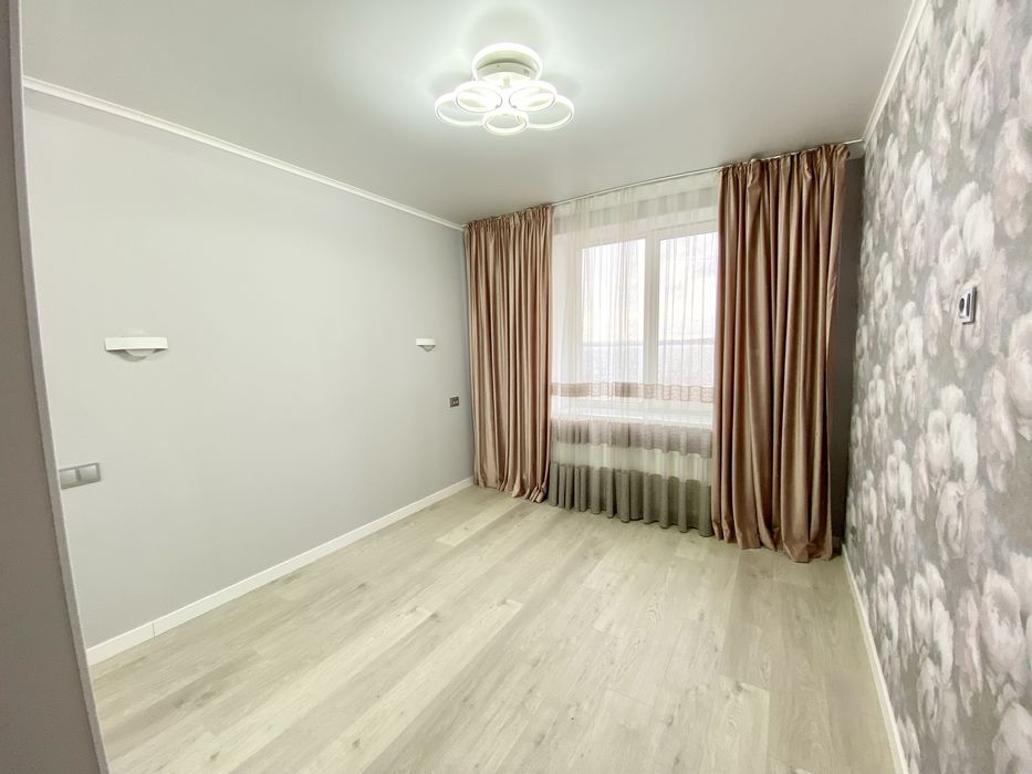 Продам в новобудові 4к квартиру з ремонтом, ЖК Лазурний на Намиві