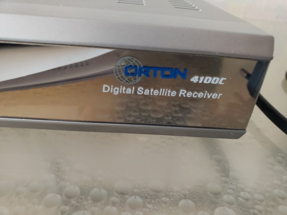 Продам спутниковый ресивер-тюнер ORTON4100C