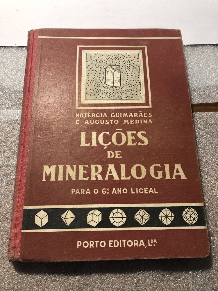 Livro antigo Lições de Mineralogia