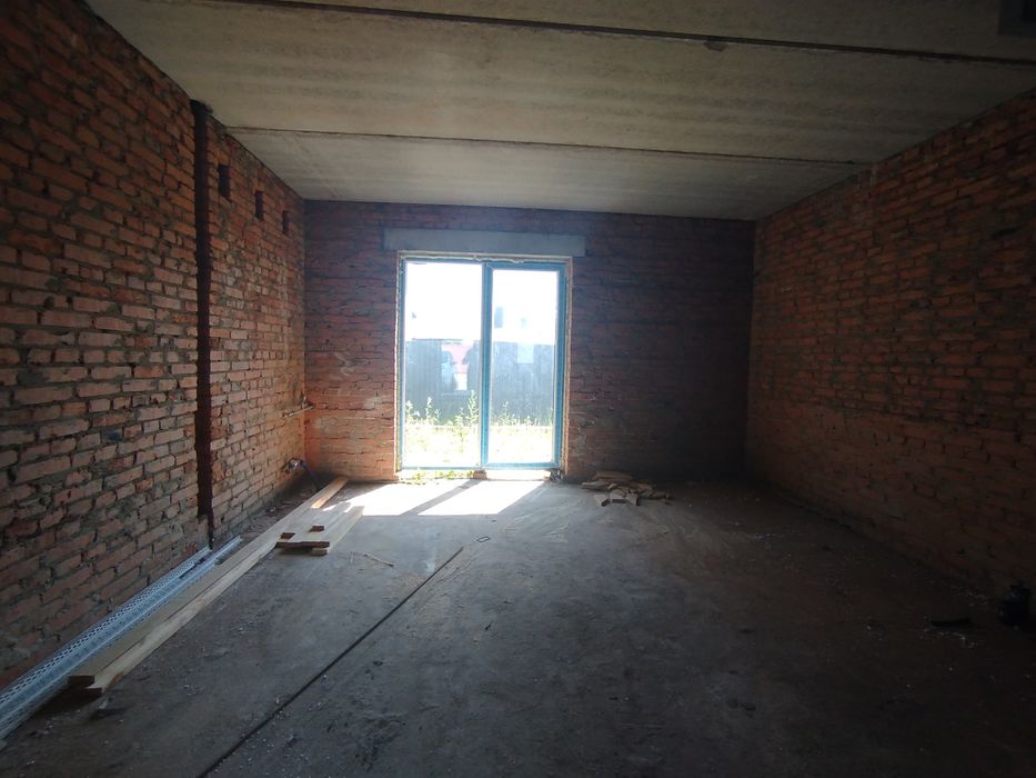 Продаж 2 поверхового таунхауса