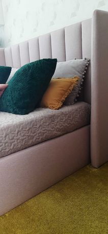 Cama estofada rosa 120x190 com colchão