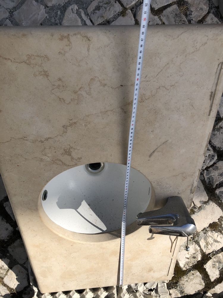 Lavatório e pedra para wc ou churrasqueira