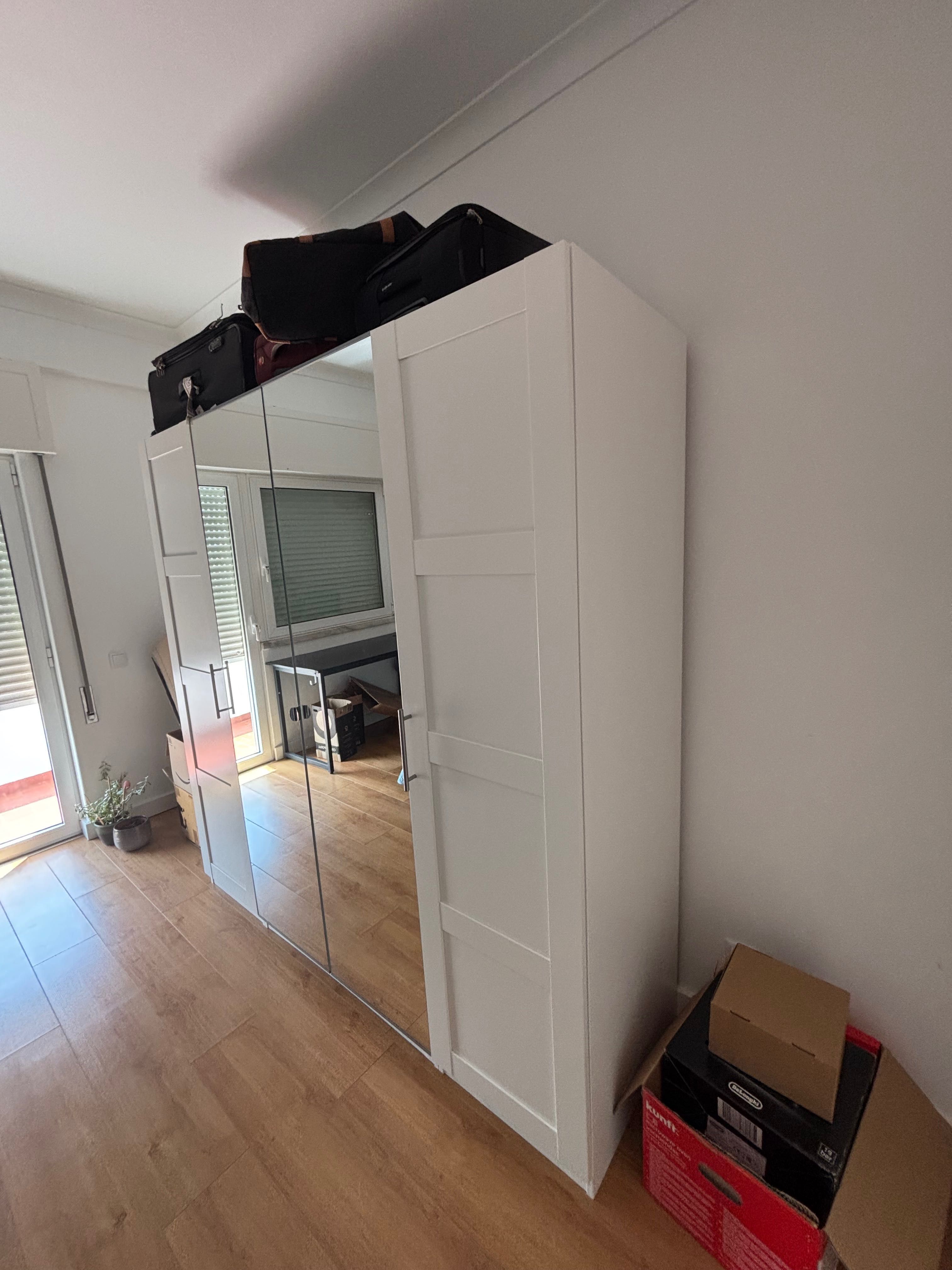 Guarda-roupa Modular IKEA – 2 metros, quase novo!
