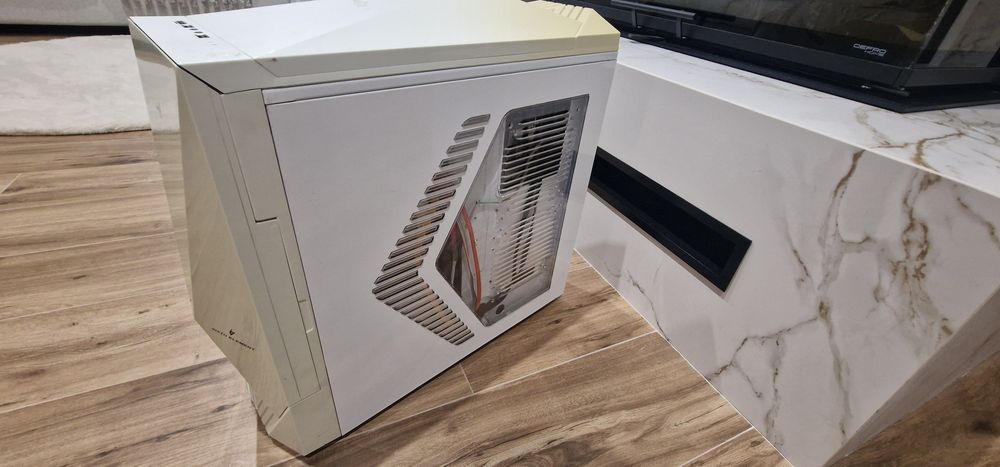 Komputer PC gamingowy plus monitor
