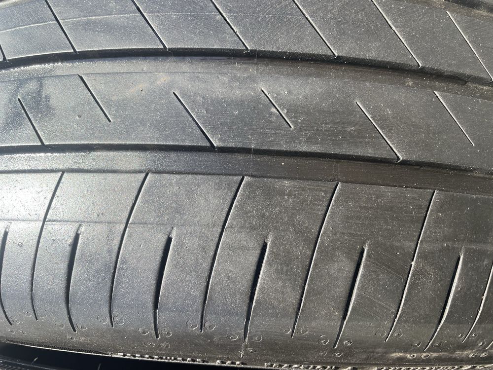 265/40/21 goodyear efficient grip performance
