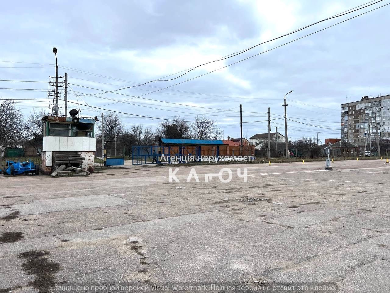 Продаж комплексу будівель з ділянкою 0,95 Га