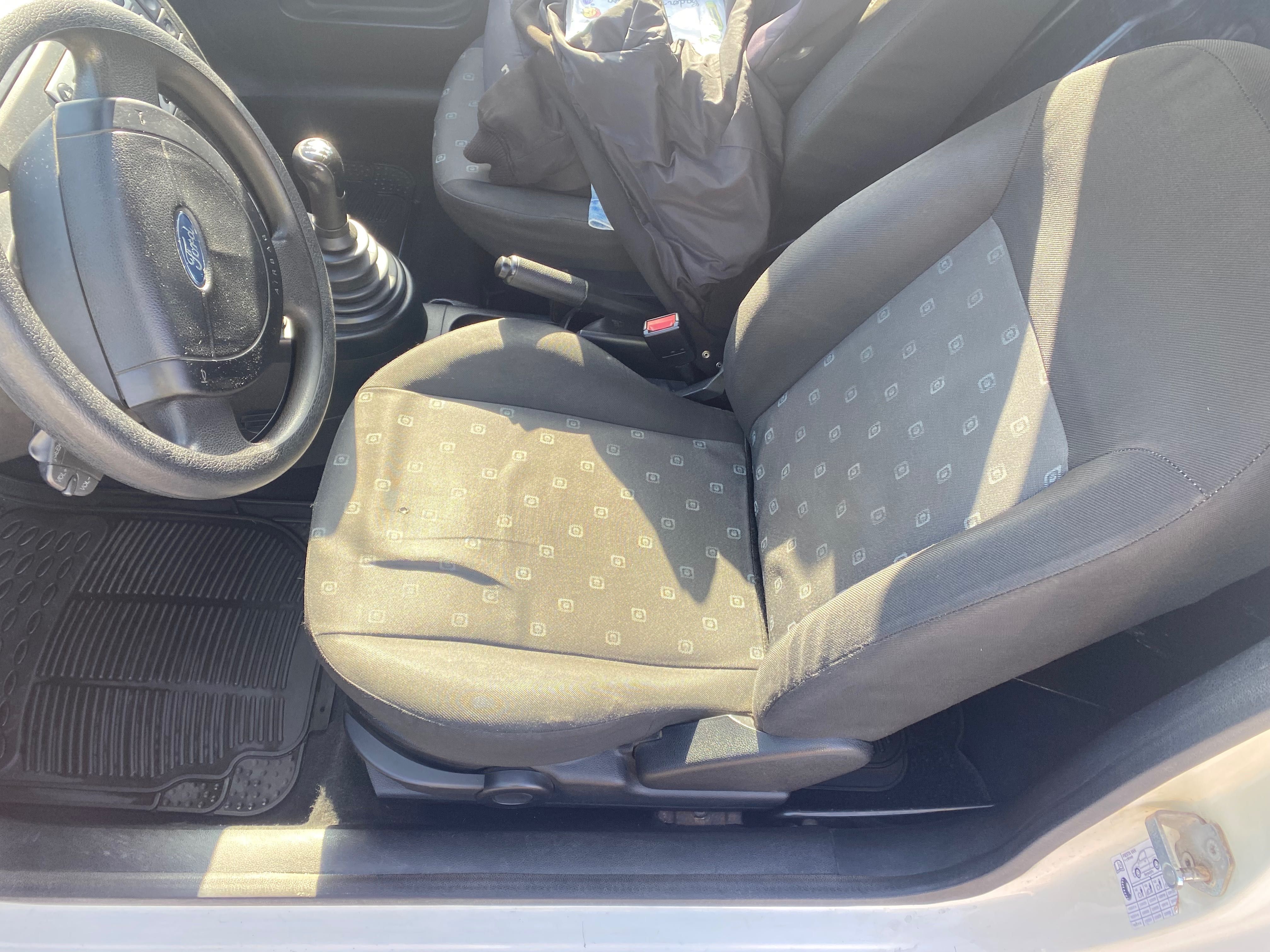 Fiesta Sportvan não precisa de fazer nada