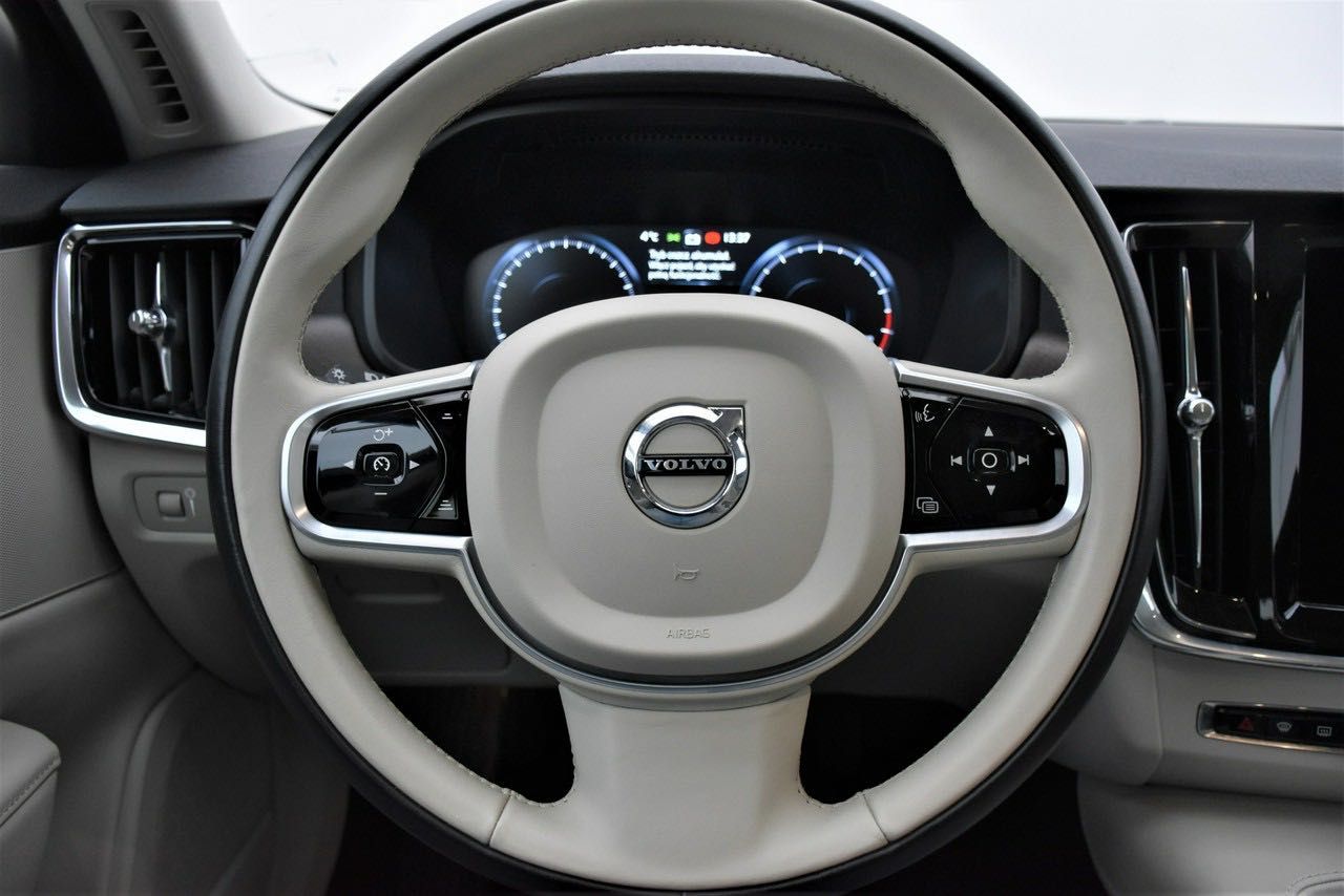 Cesja leasingu: Volvo V90 Cross Country, T5 AWD Pro, PDW, masaż