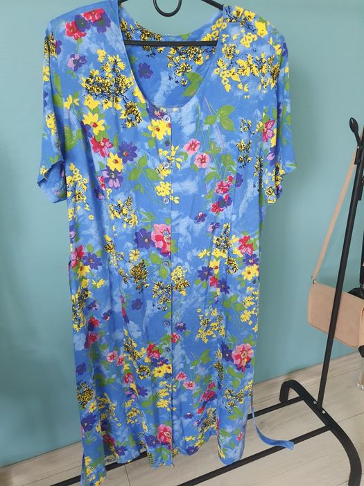 Długa sukienka w kwiaty, roz.44/46 kolor niebieski