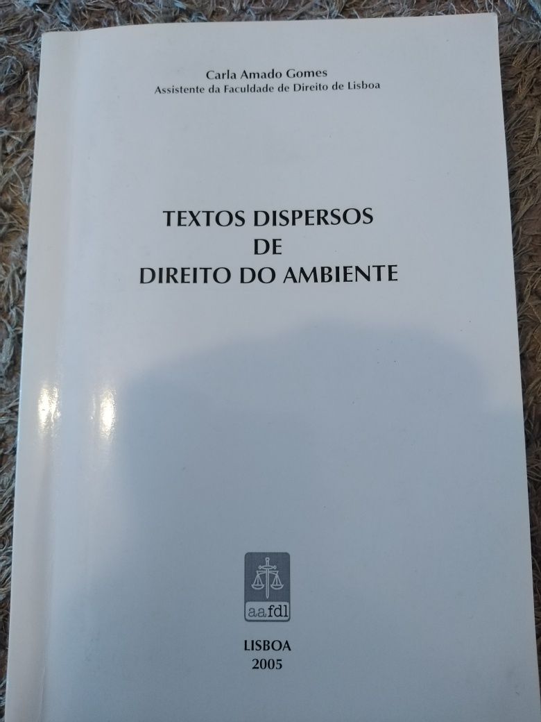 Lote de livros de direito e ciências da saúde desde 8 euros