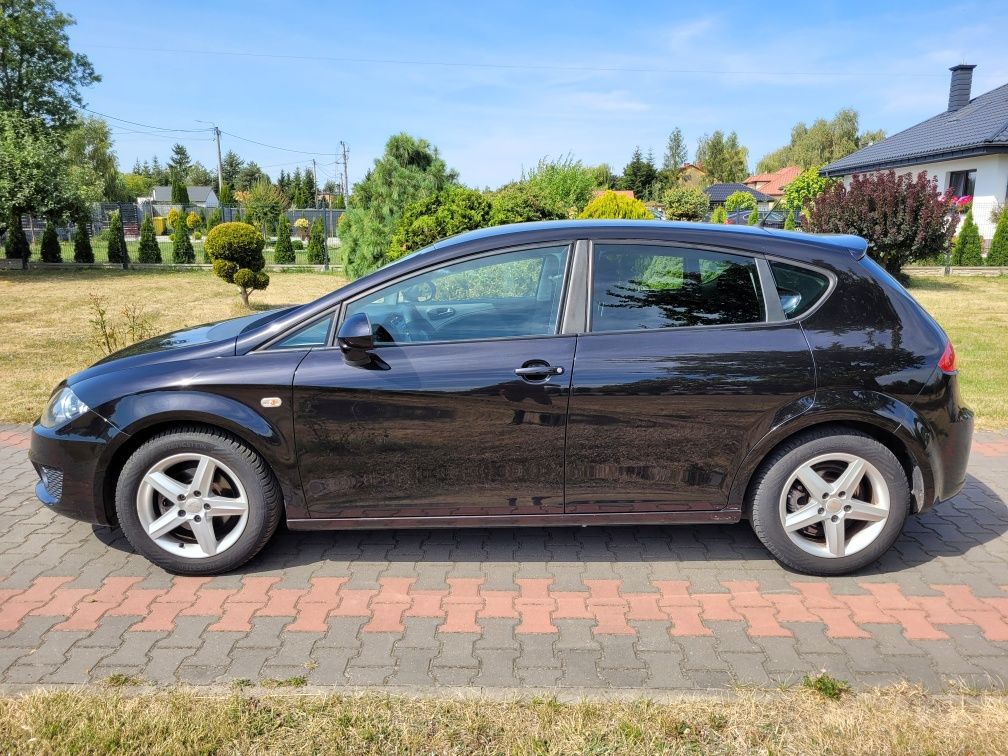 Seat Leon 1.6 8V  MPI 102 km Rok 2010 Zarej w PL