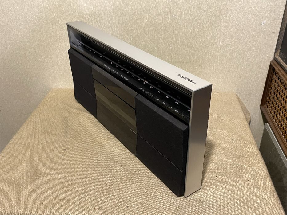 Винтажная коллекционная магнитола BANG & OLUFSEN BEOSYSTEM 10