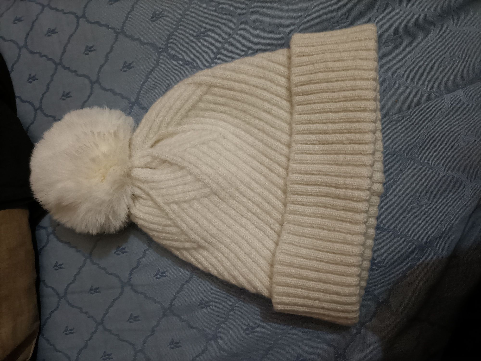 Gorro branco.    .