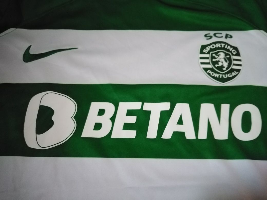 Vendo camisola tamanho s do Sporting nova sem usar bom estado