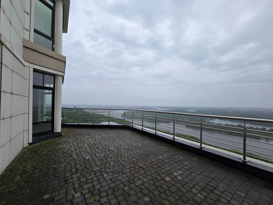 Найкраща квартира(490м2)з терасою та видом на Дніпро,на Грушевского 9