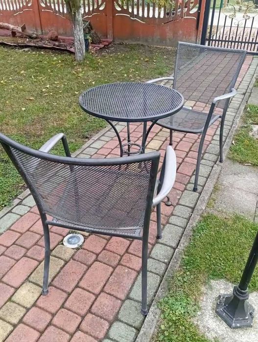 Zestawy ozdobnych mebli ogrodowych, ciężki metal i drewno. 1000zł