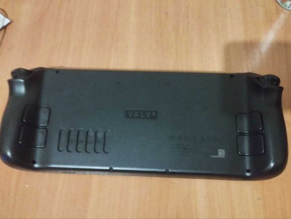 Продам Steam Deck 1Tb (с 500 гб картой памяти) + оригинальный чехол