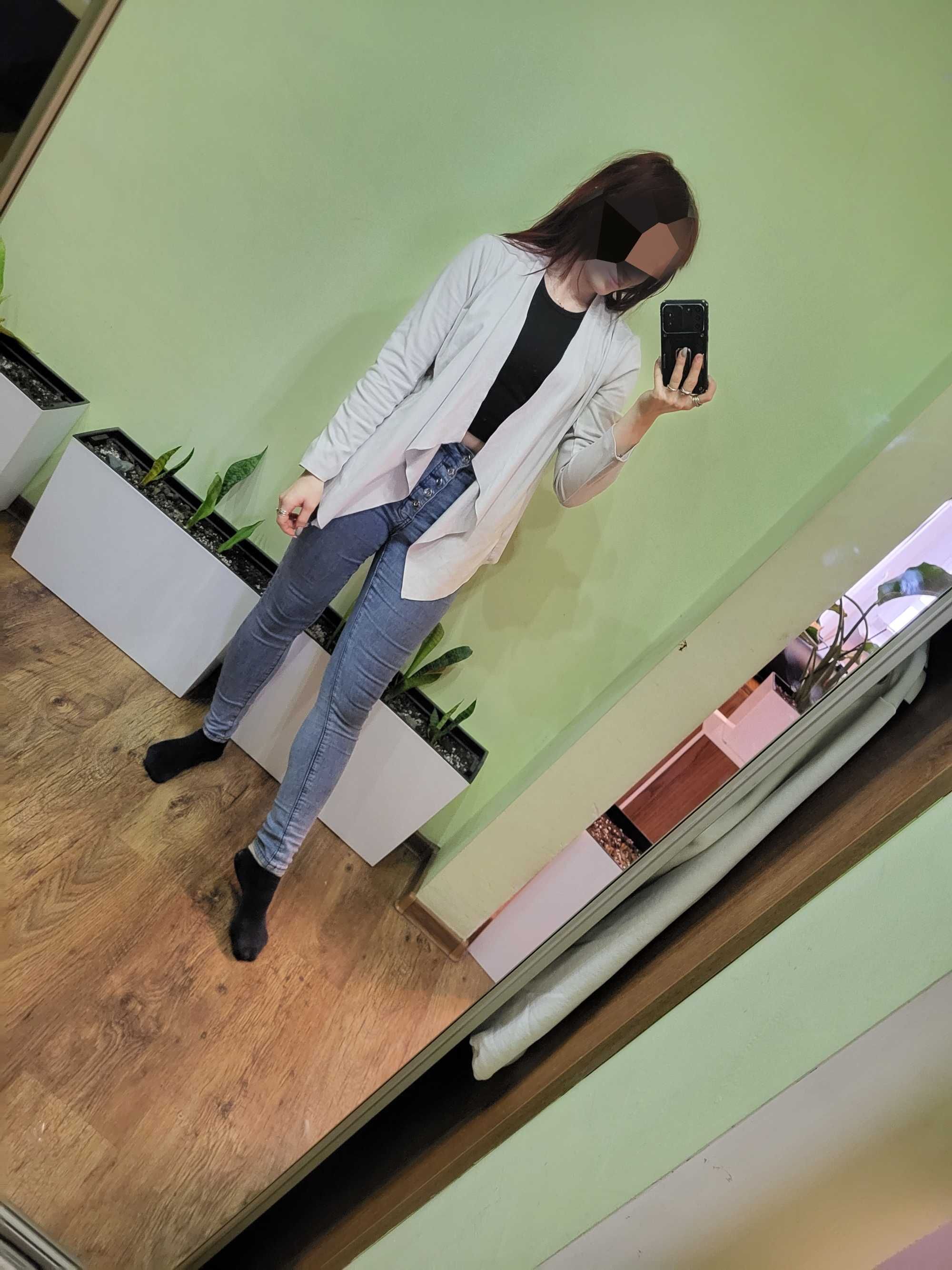 Biały kardigan, zamszowy, Reserved, 36, asymetryczny, kieszenie