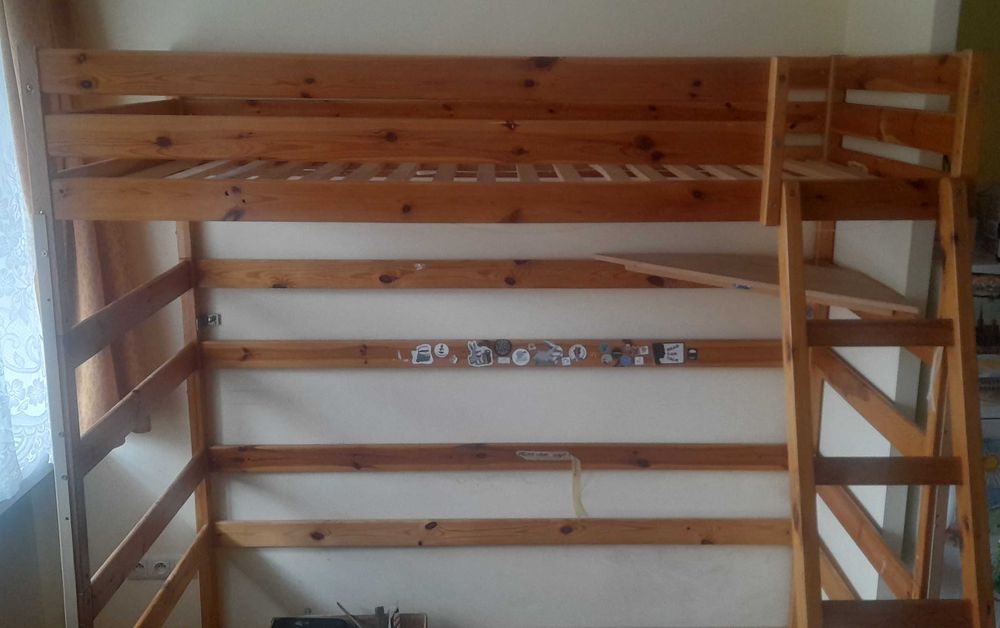 Łóżko piętrowe sosnowe 100×200 cm + materac + półka narożna.