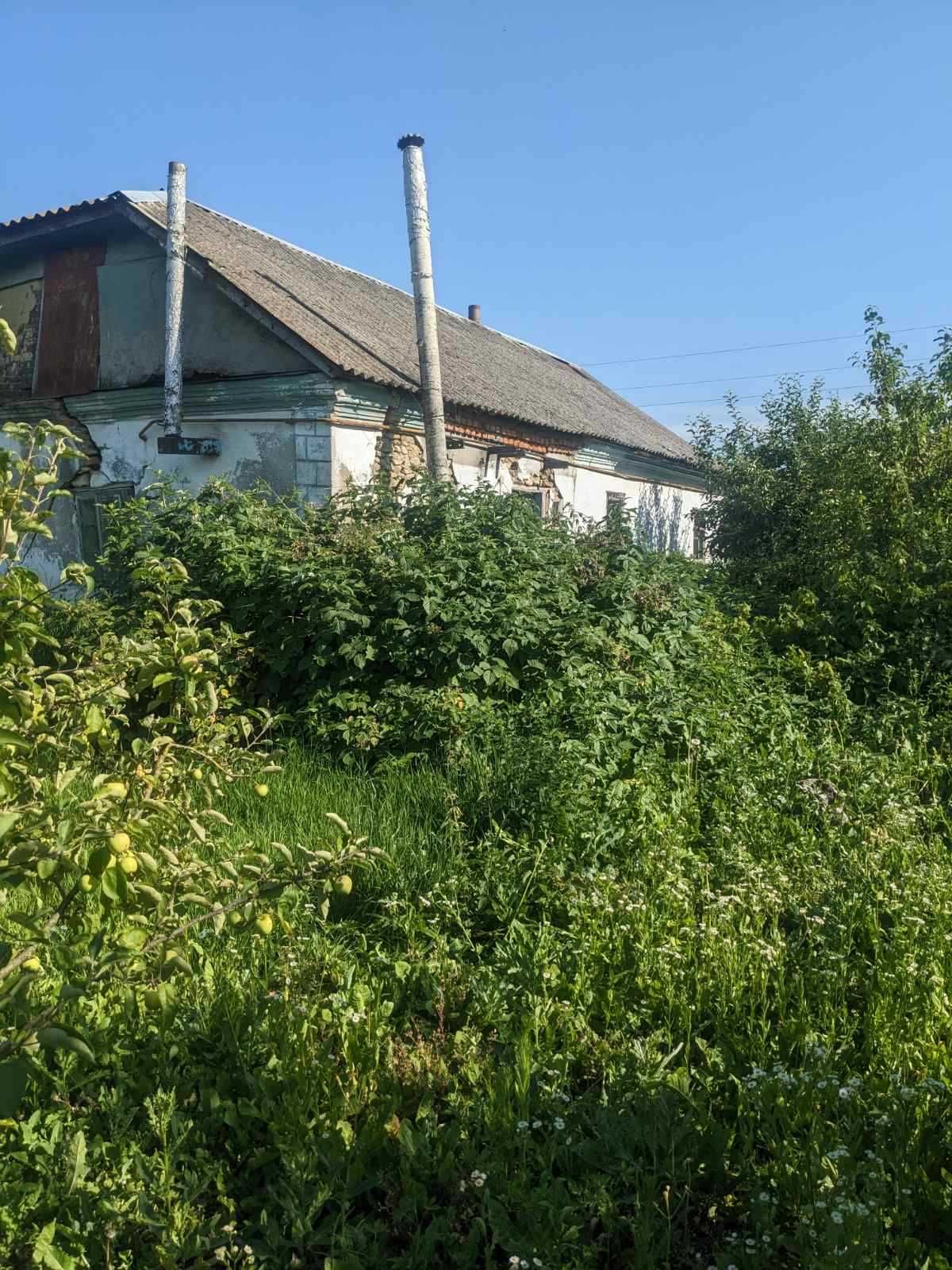 Стара хата/ ділянка під забудову, Кам'янка