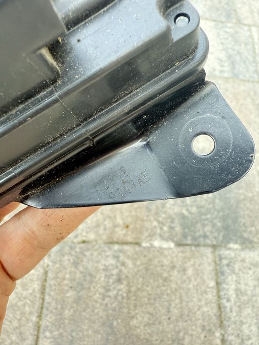 Замок багажника Додж Челленжер 2019