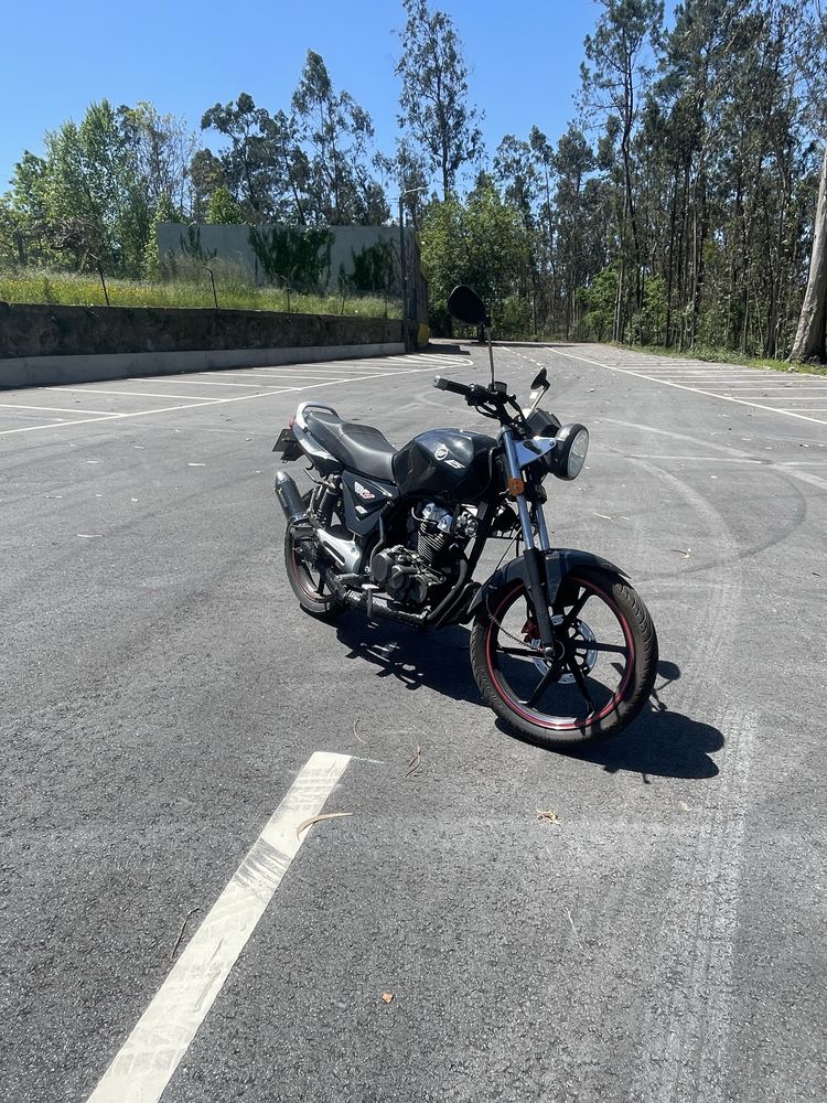 Vendo keeway rkv , ler descriçao