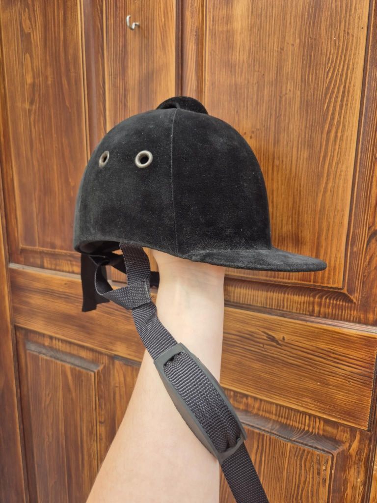 Kask jeździecki- toczek