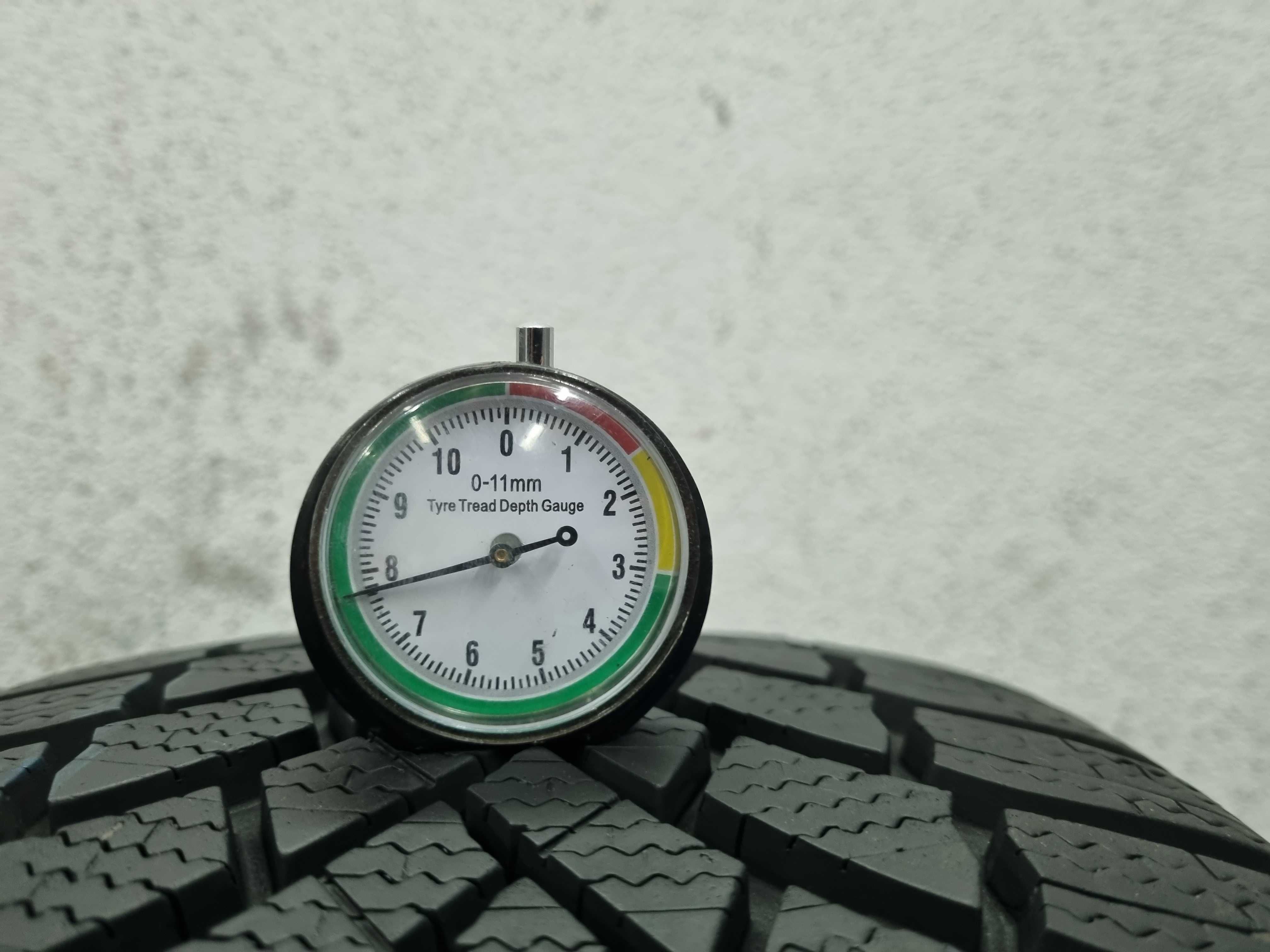 225/40/18 92V Bridgestone Blizzak LM005 A0