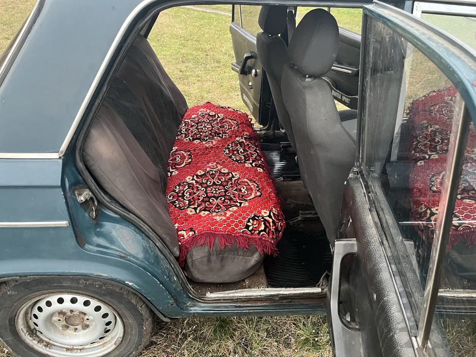 Автомобіль Ваз 2106